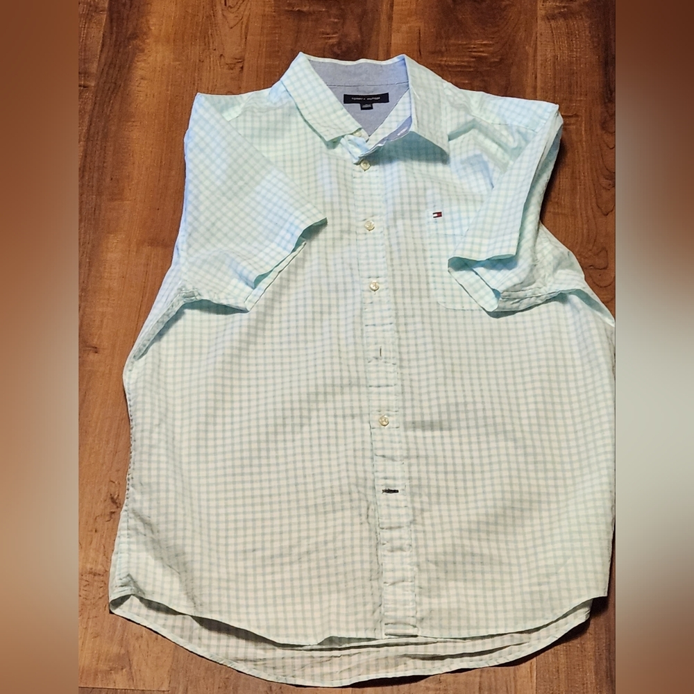 Tommy Hilfiger button down short sleeve shirt